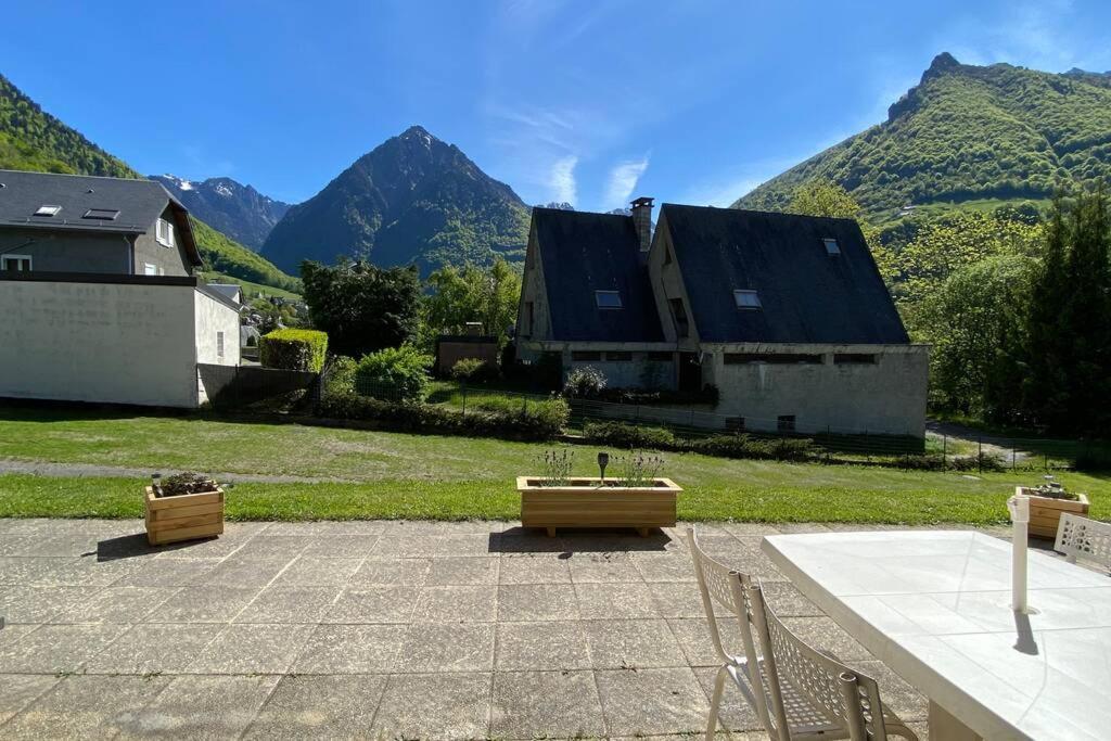 T2 Ensoleille. Terrasse Et Vaste Jardin Commun Apartment Cauterets Exterior foto